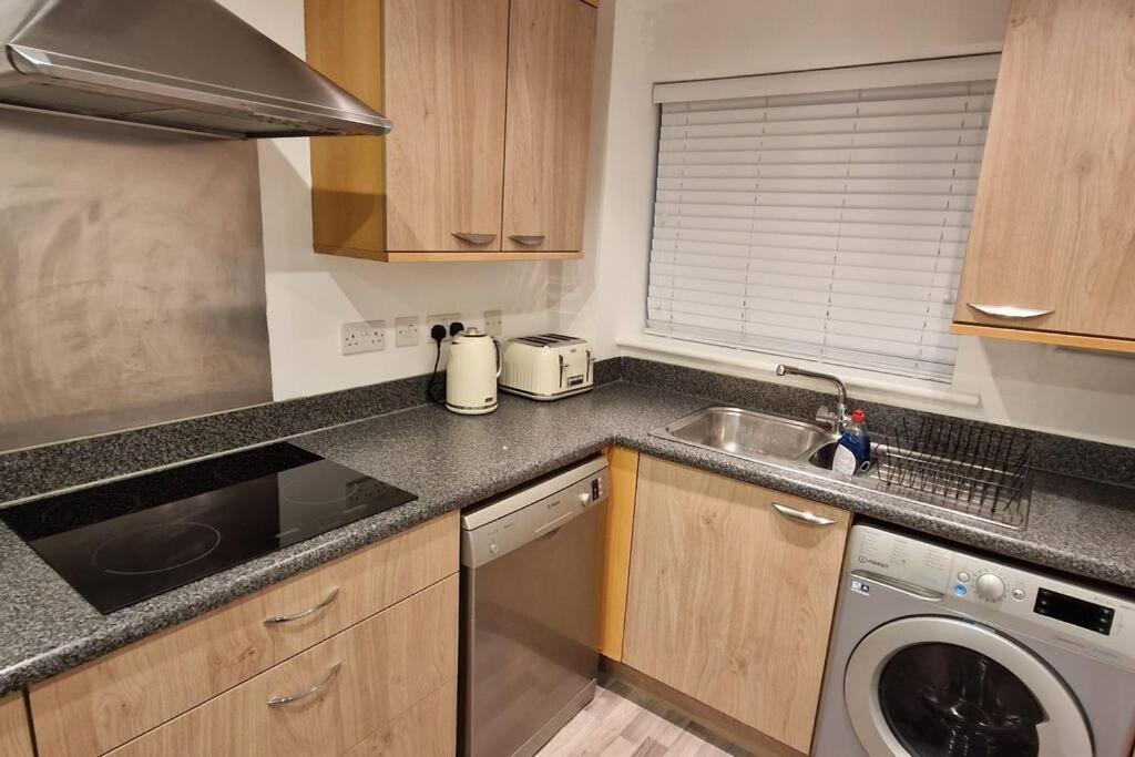 Greenhithe Cosy Apartment, Netflix And Sport Channels Ngoại thất bức ảnh
